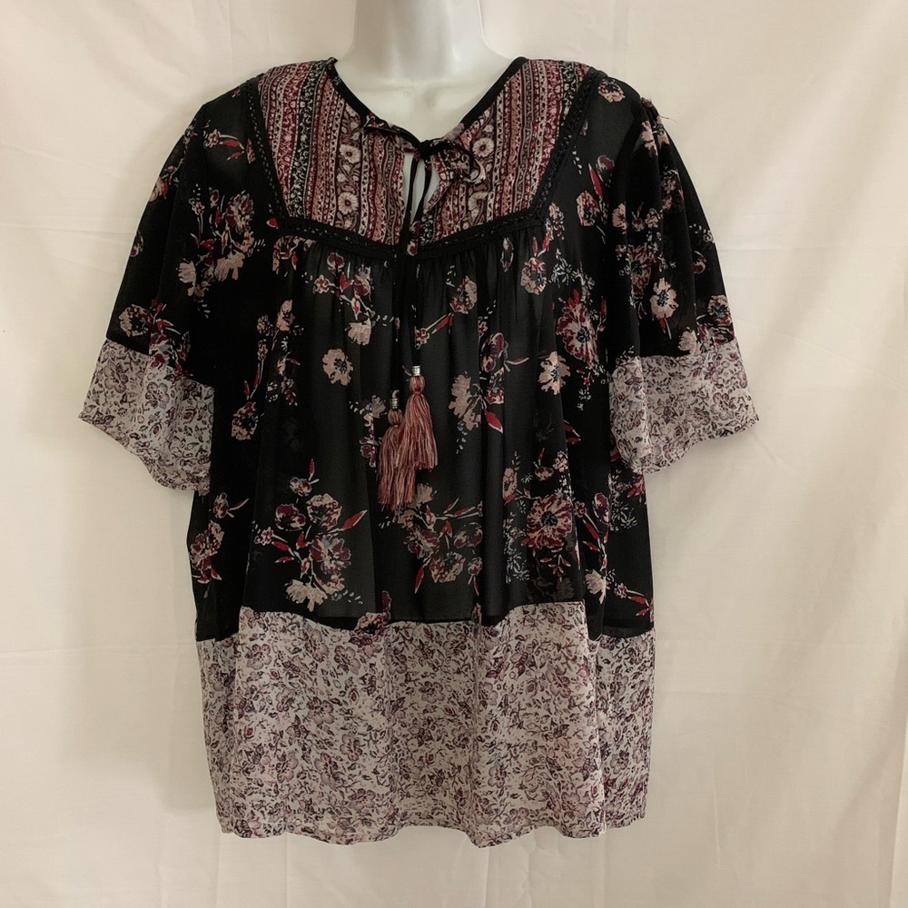 Sheer loral Bohemian Women's Top  Short Sleeve Size L